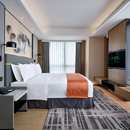 Holiday Inn Guangzhou South Lake Hotel - Ideal For Business & Leisure Esterno foto