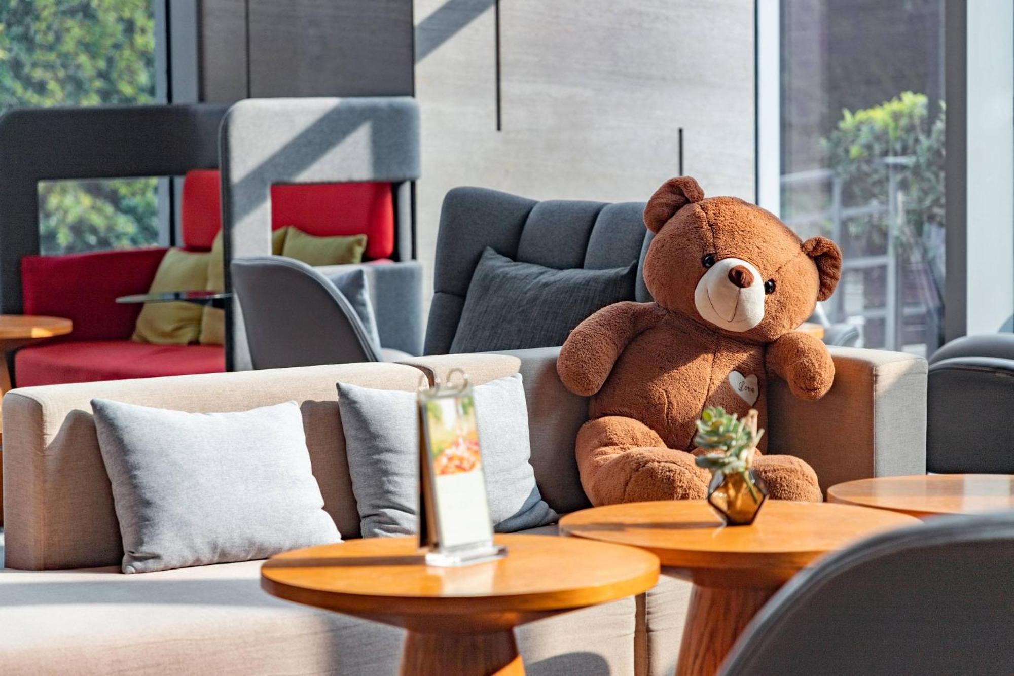 Holiday Inn Guangzhou South Lake Hotel - Ideal For Business & Leisure Esterno foto