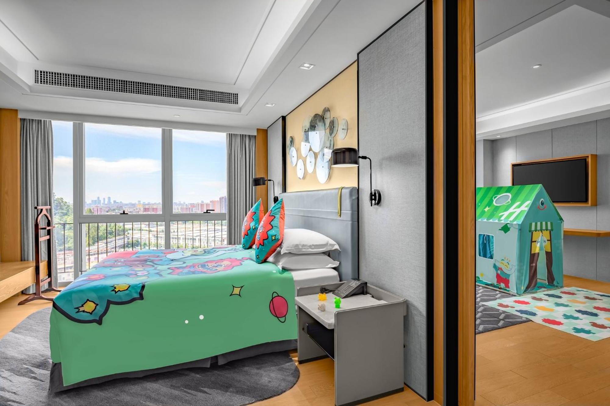 Holiday Inn Guangzhou South Lake Hotel - Ideal For Business & Leisure Esterno foto