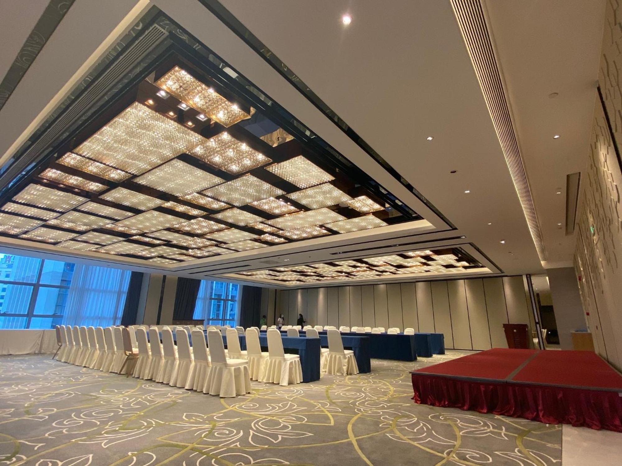 Holiday Inn Guangzhou South Lake Hotel - Ideal For Business & Leisure Esterno foto