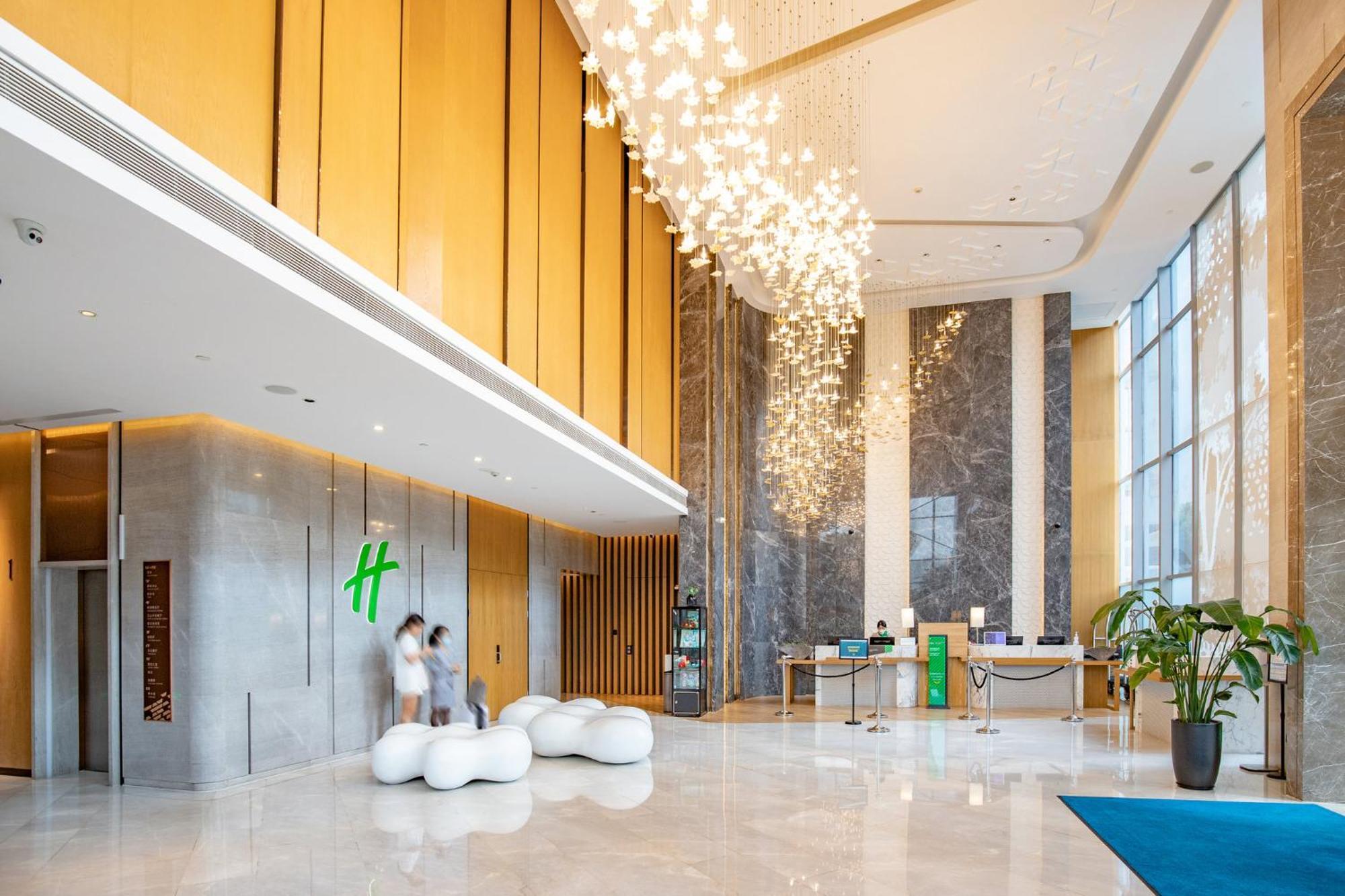 Holiday Inn Guangzhou South Lake Hotel - Ideal For Business & Leisure Esterno foto