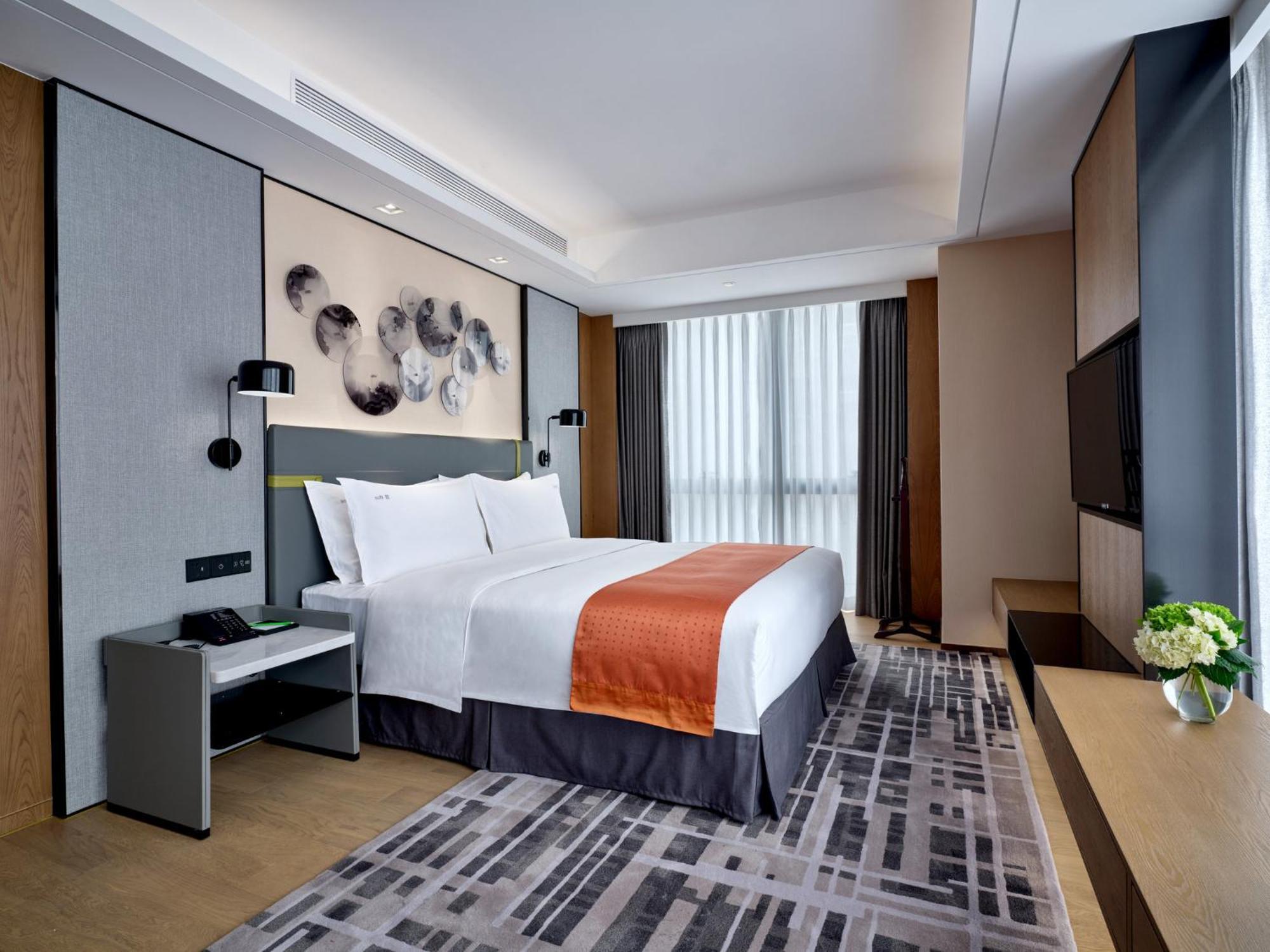 Holiday Inn Guangzhou South Lake Hotel - Ideal For Business & Leisure Esterno foto
