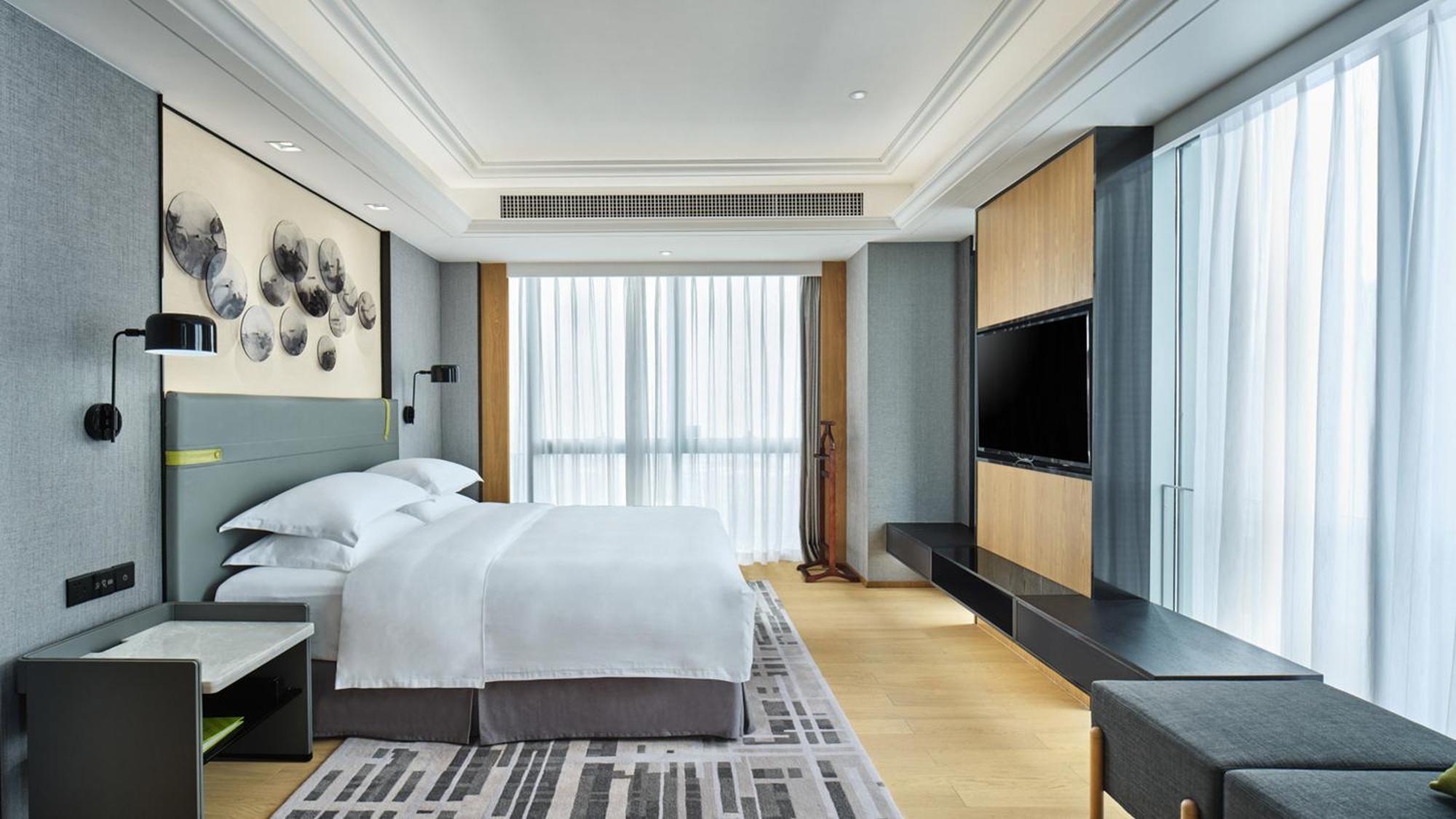 Holiday Inn Guangzhou South Lake Hotel - Ideal For Business & Leisure Esterno foto
